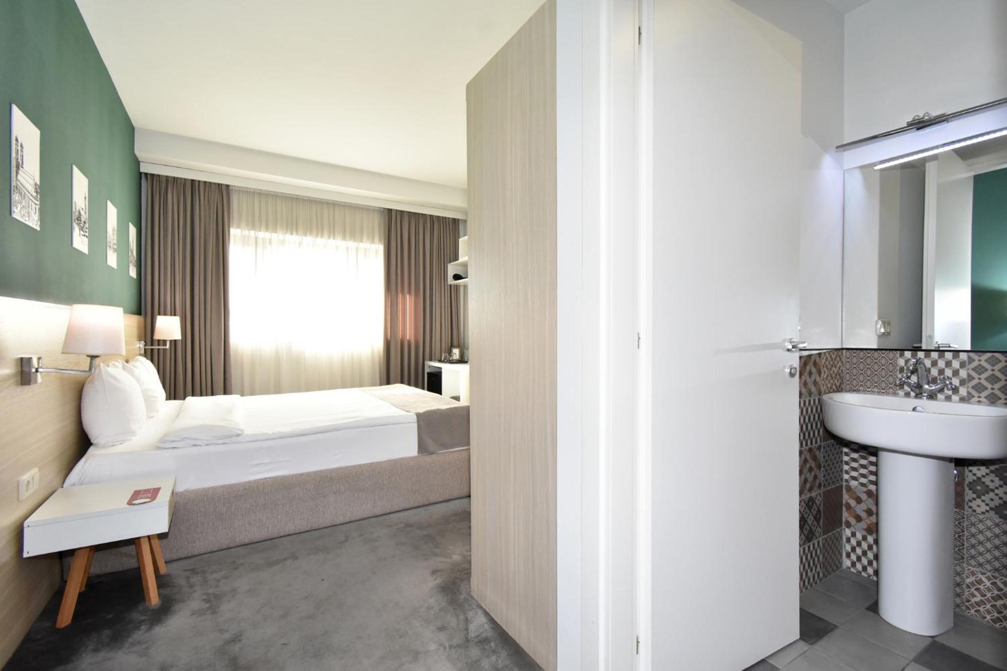 In City Hotel Yerevan Exterior photo